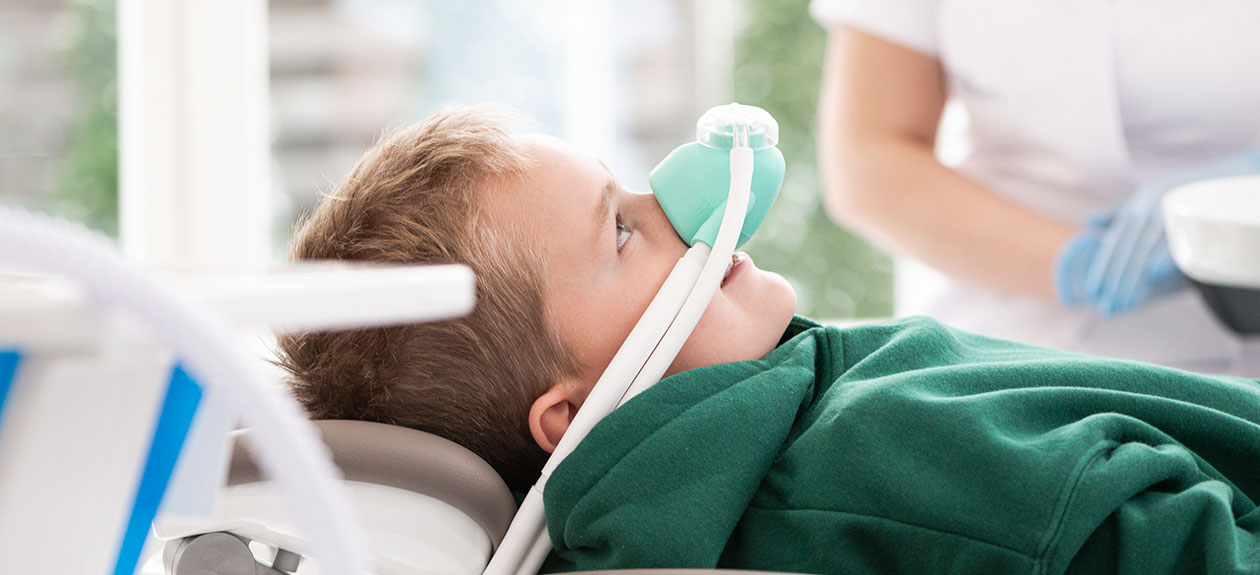 Dziecko w sedacji przed zabiegiem stomatologicznym