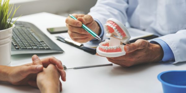 Czas gojenia po ekstrakcji zęba &ndash; co warto wiedzieć?